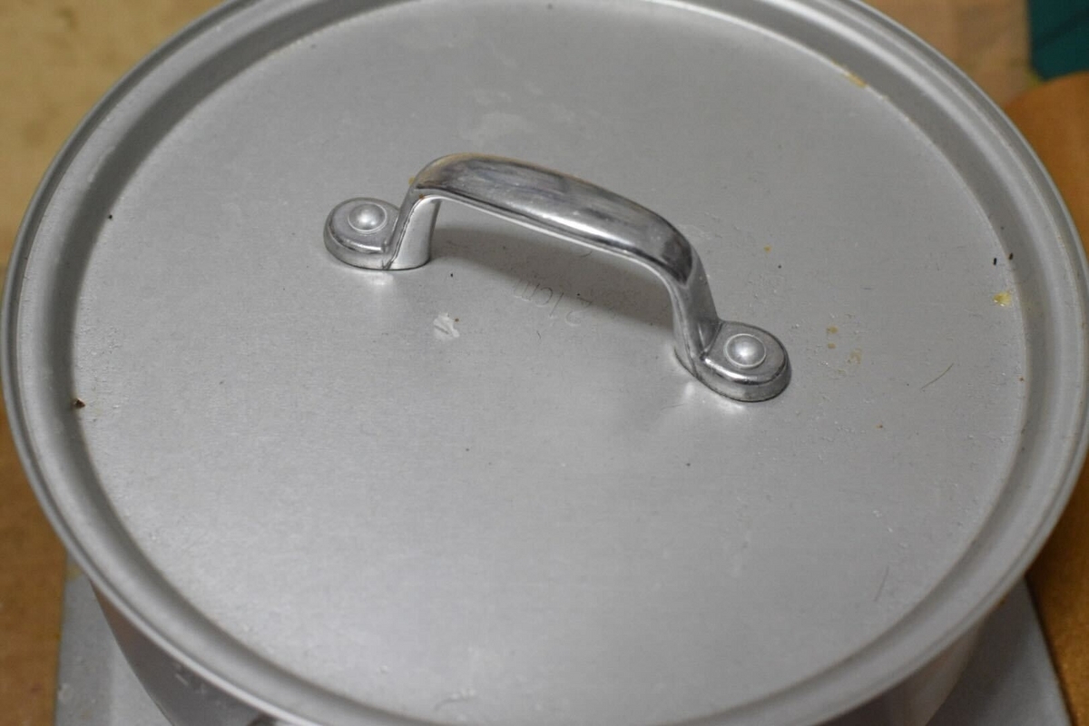 ブロッコリーとパン粉のペペロンチーノ（ワンパン）