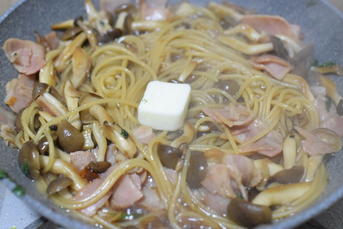 和風ガーリックきのこパスタ（麺つゆ）