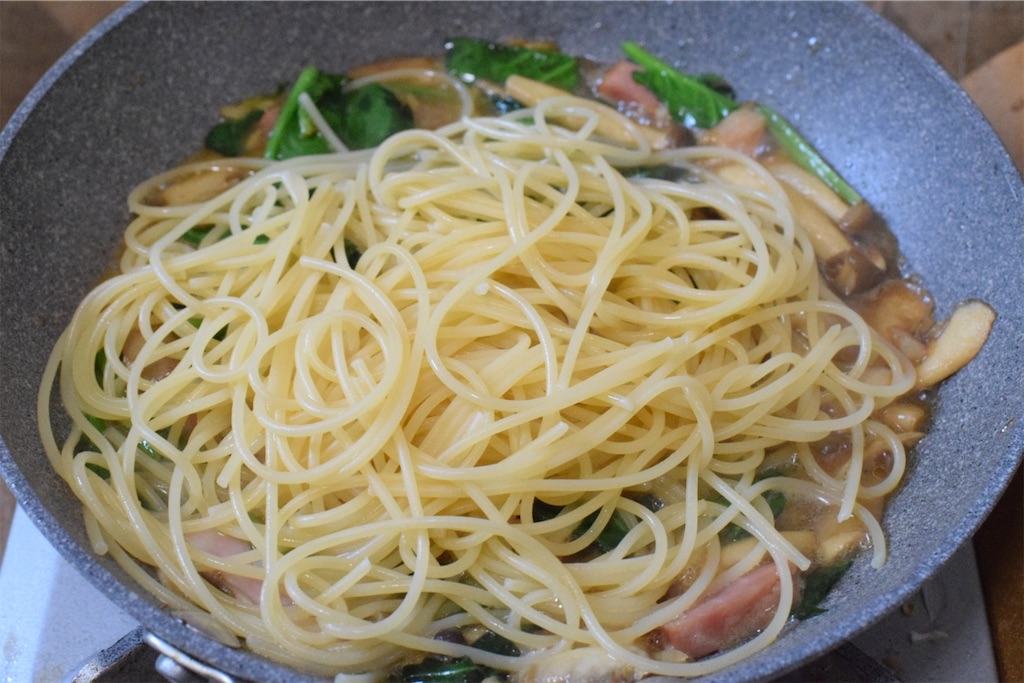 ほうれん草とベーコンの和風パスタ