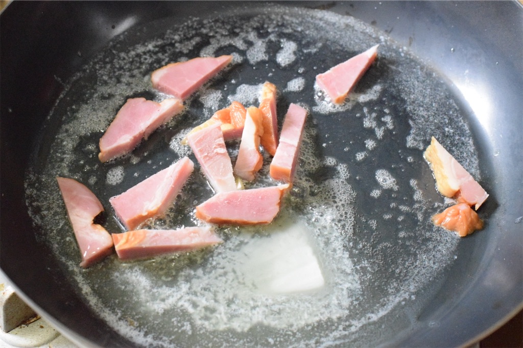 春キャベツとベーコンとキノコの和風バター醤油パスタ