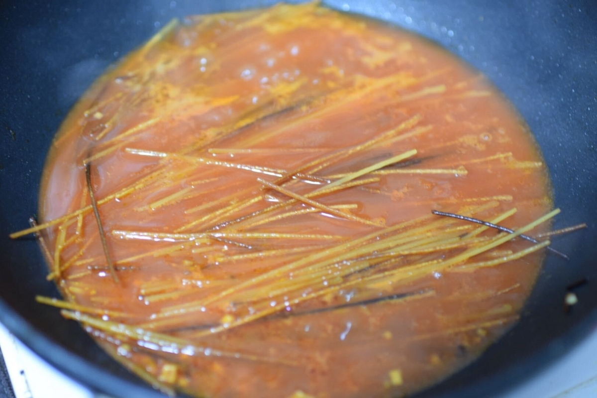 暗殺者のパスタのフライパン