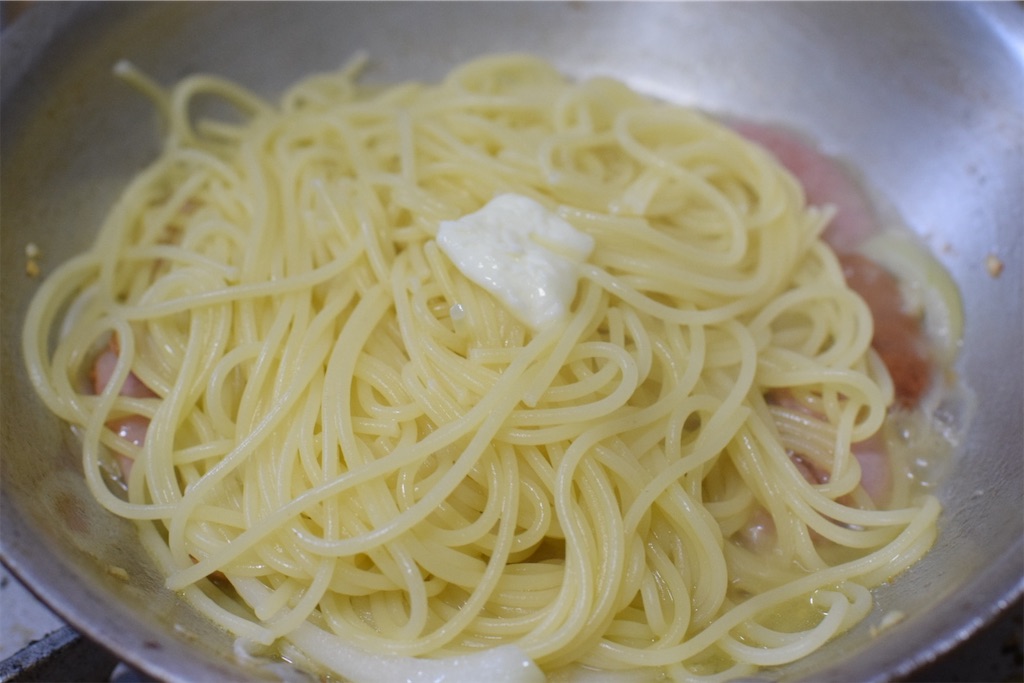 ソーセージと玉ねぎのペペロンチーノ