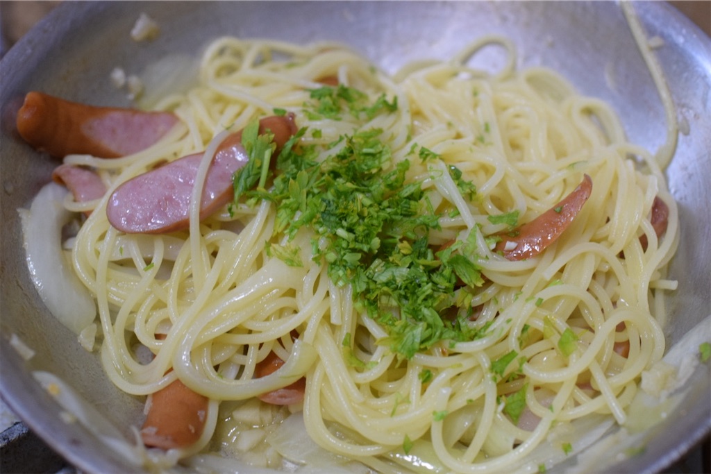 ソーセージと玉ねぎのペペロンチーノ〜鳥羽周作シェフ最高峰