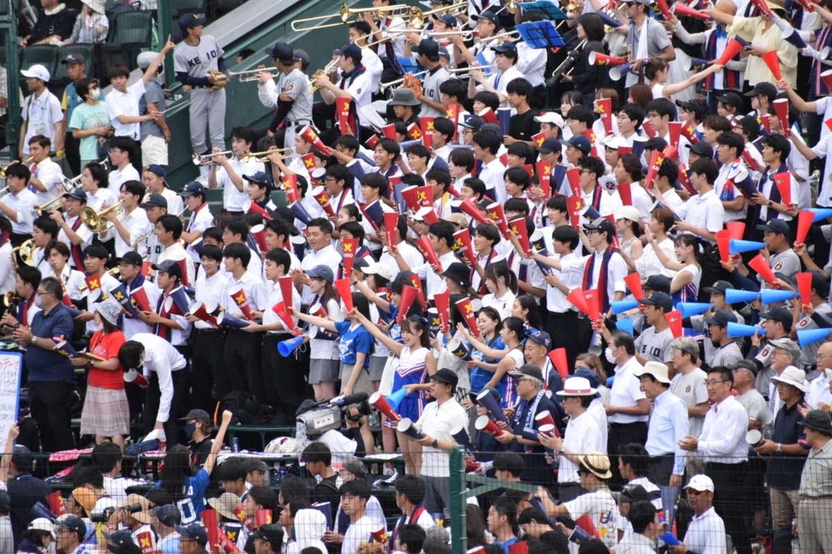 2023年に優勝した慶應高校のアルプススタンド