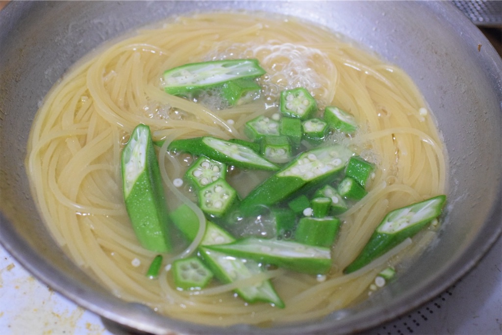 納豆オクラぺぺたまのレシピ