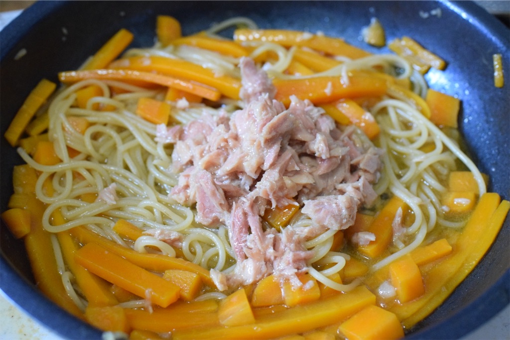ニンジンとツナ缶の醤油パスタのレシピ