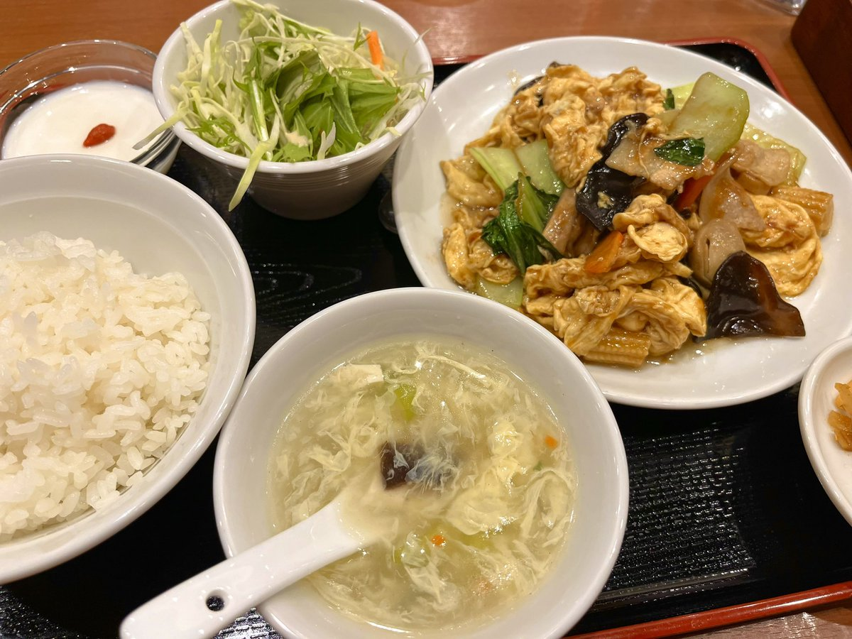 華心苑〜新宿最強の街中華,きくらげたまご980円