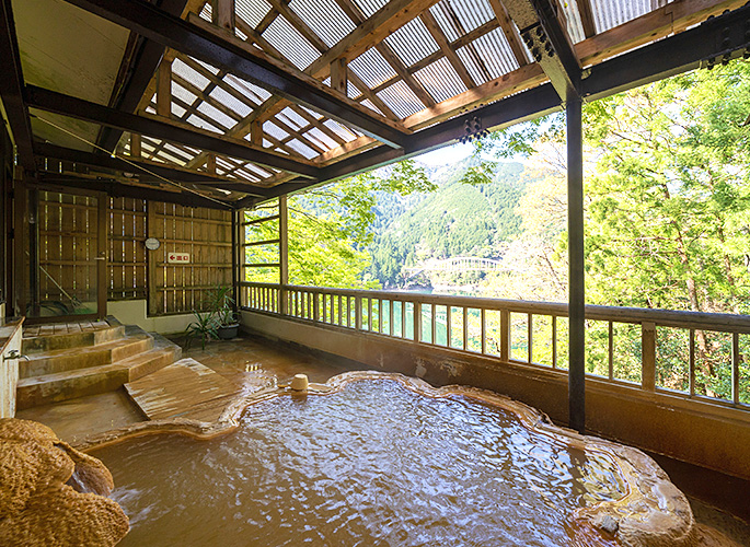 日本一の湯量〜入之波温泉・山鳩湯【大和最古の温泉】