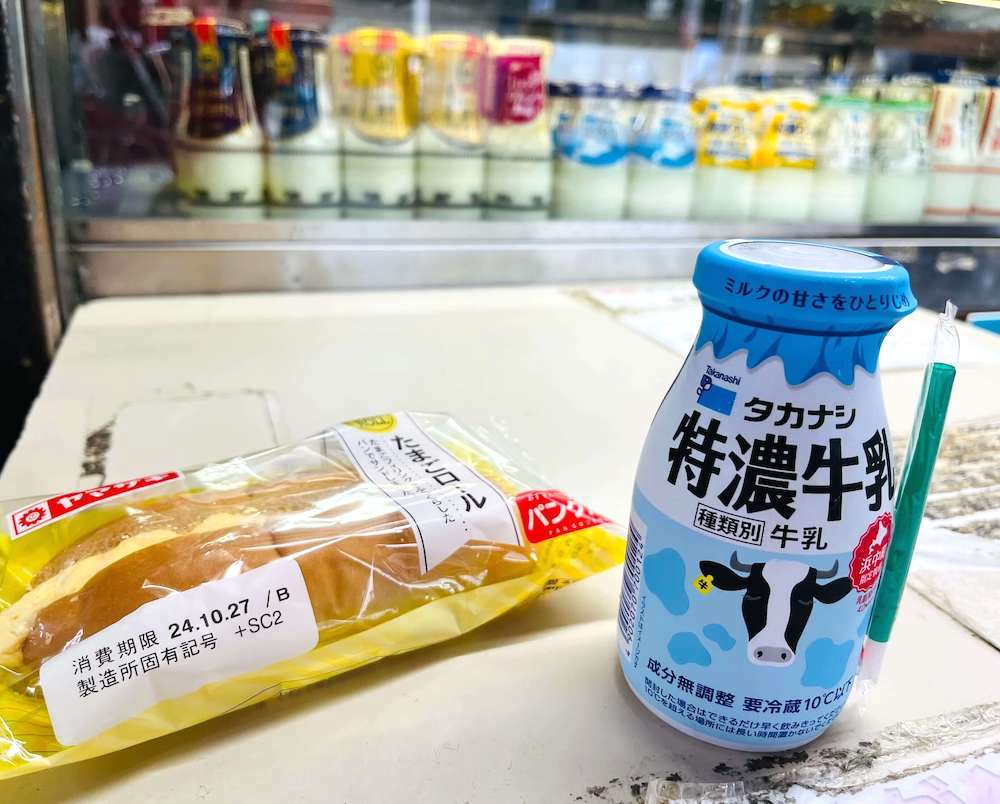 秋葉原ミルクスタンド〜大沢牛乳とMILK SHOP LUCK（酪）