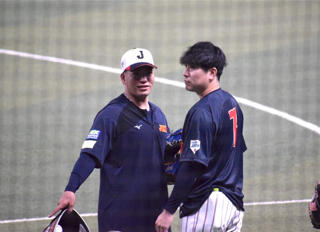 佐野恵太（背番号7）