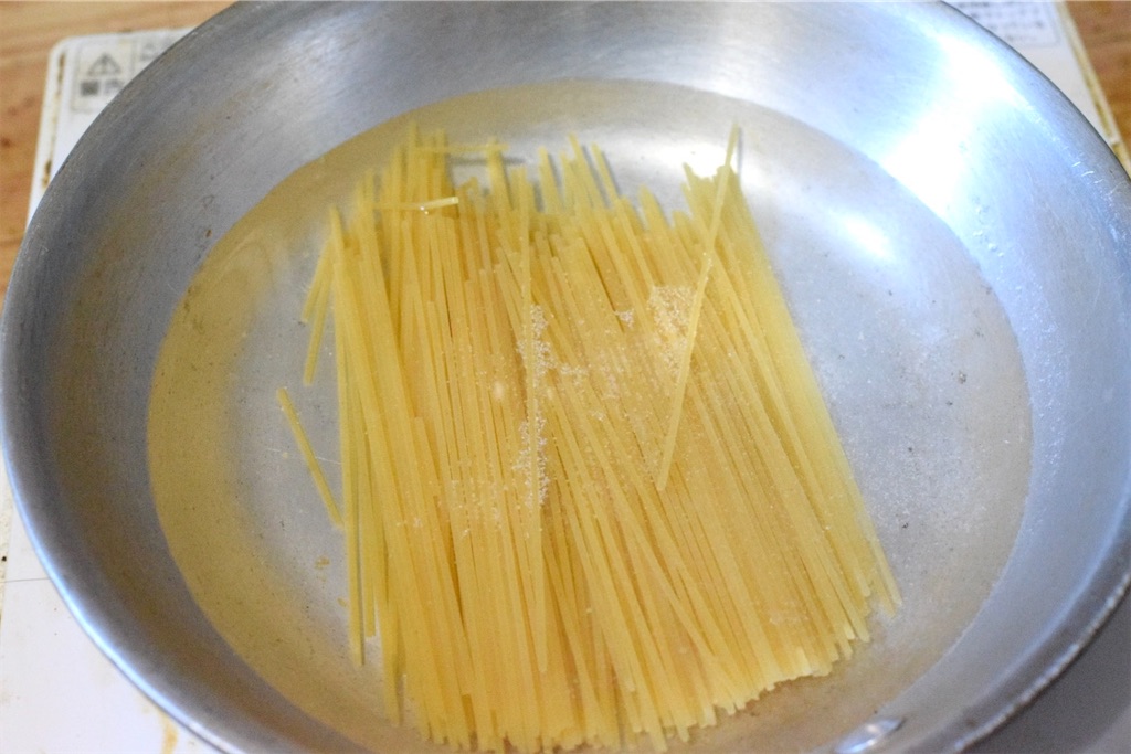 リゾッタータ（ワンパン）、水の状態でパスタを入れてもOK
