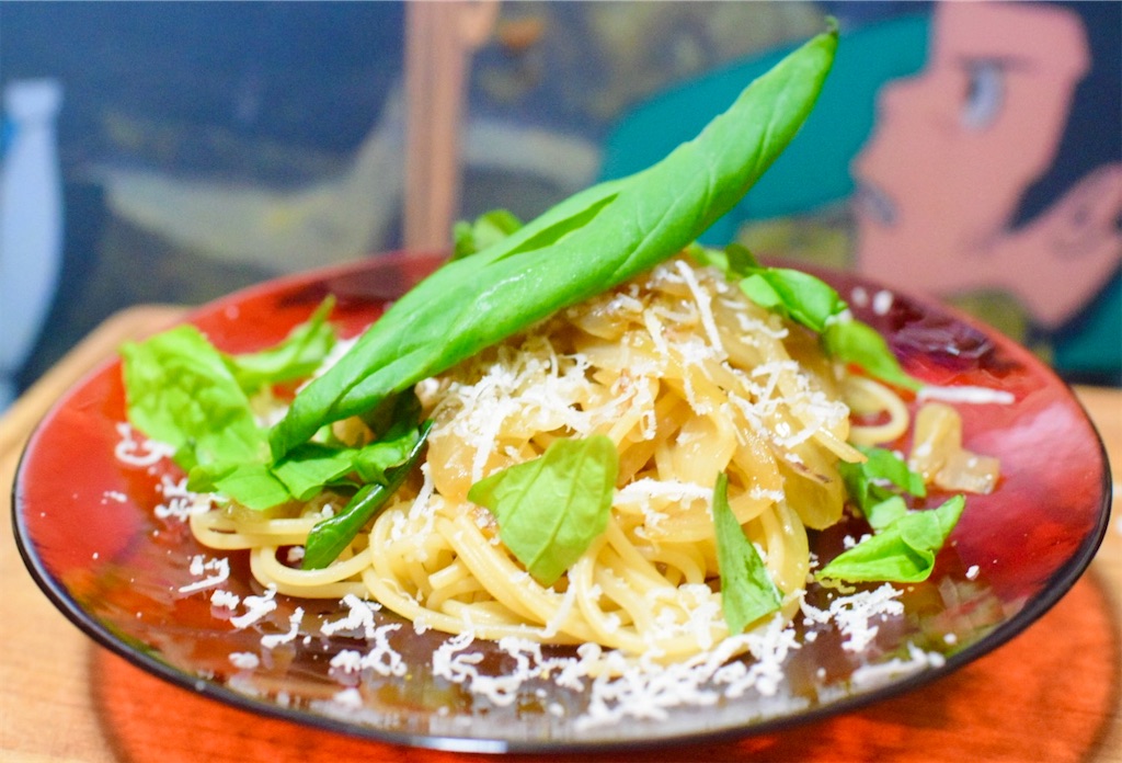 玉ねぎとバジルのパスタ〜冷蔵庫の余り物の天使