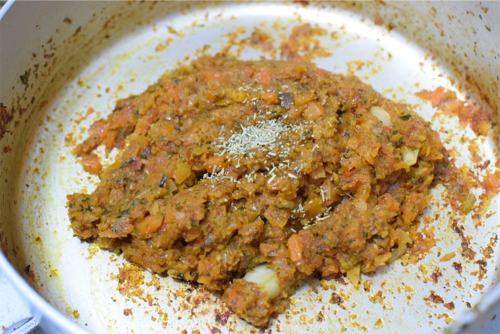 嘘つきパスタ（スーゴフィント）〜香味野菜のボロネーゼ