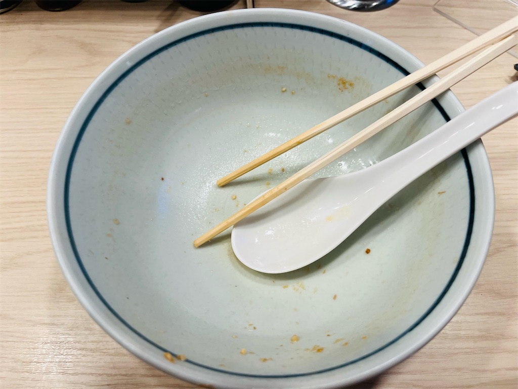 変わり続ける街で、変わらない旨さ〜「らーめん はな火屋」が守るラーメンの流儀