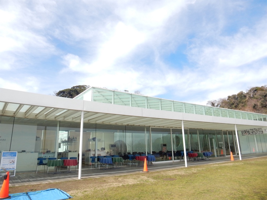 横須賀美術館