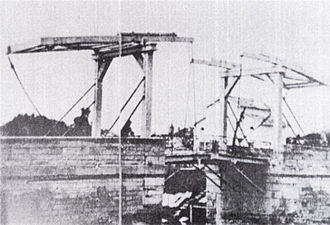 実際の「アルルの跳ね橋（ラングロワ橋）」