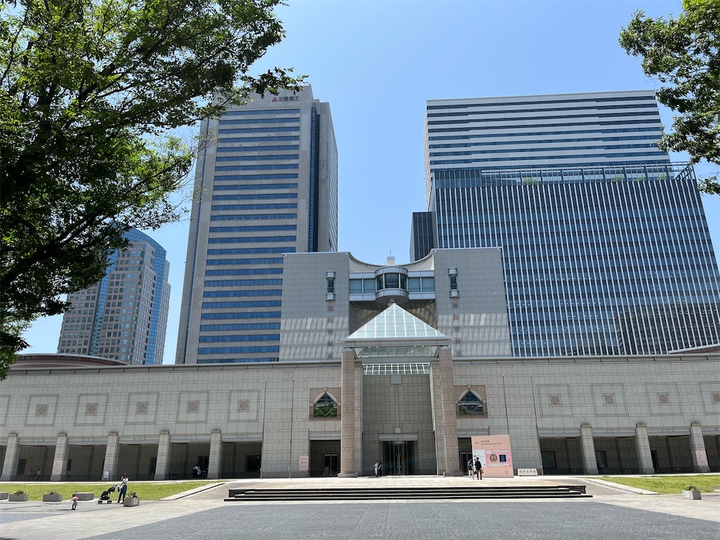 横浜美術館