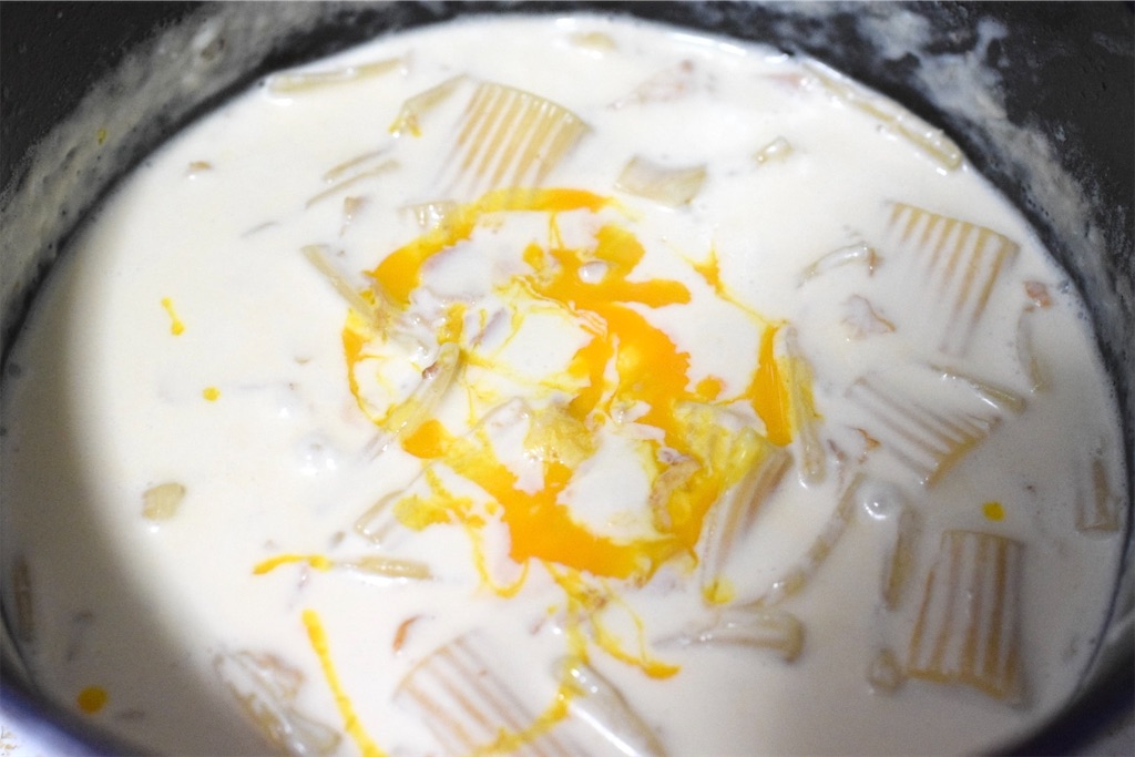 カルボナーラのスープパスタ