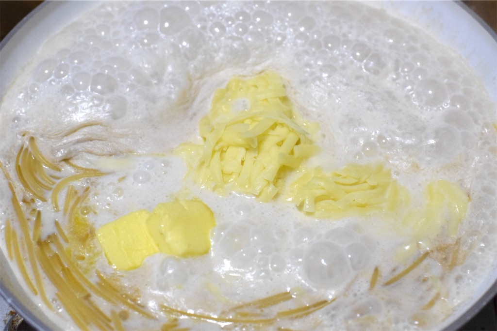 虚無チーズパスタ〜虚無カチョエペペ