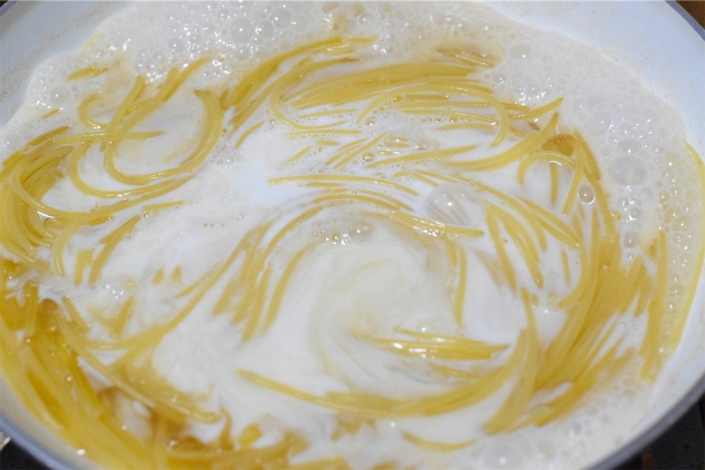虚無チーズパスタ〜虚無カチョエペペ