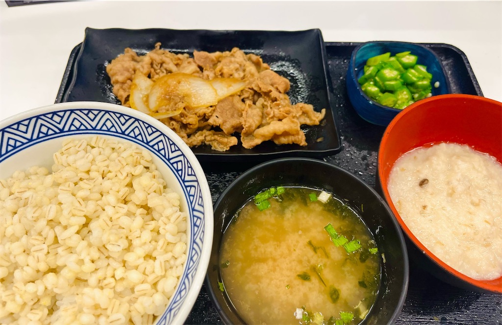 吉野家、牛皿麦とろ御膳
