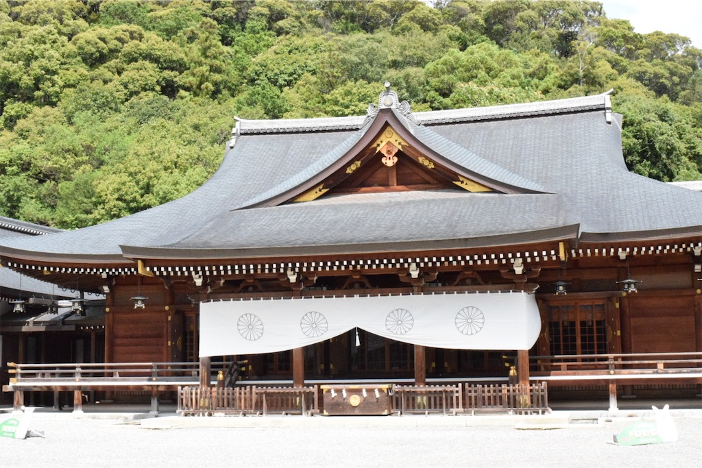 日本最古の神社・大神神社の白き朝〜初詣が嫌いだった男の旅