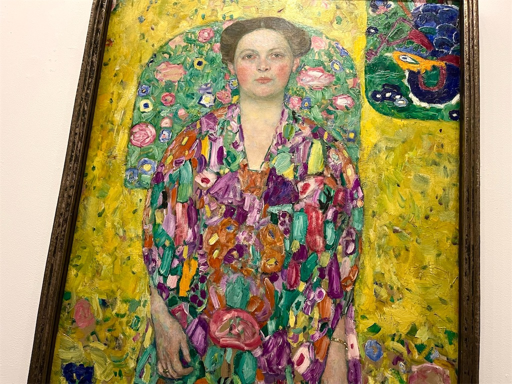 クリムト《オイゲニア・プリマフェージの肖像》禁断の対峙、届かぬ距離