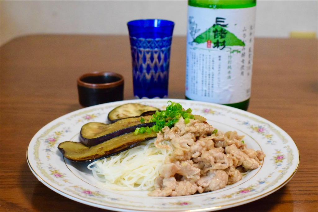 三諸杉 山乃かみ酵母使用特別純米酒」〜三輪山の風を呑む、ササユリと