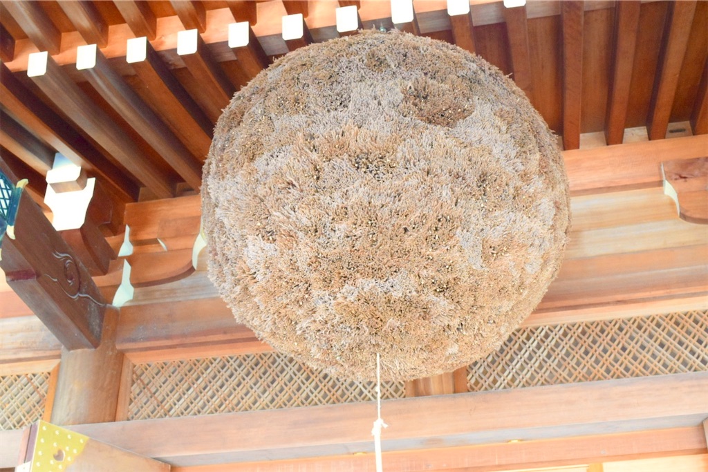 杉玉とは？日本酒の合図の起源、色の言葉、受け継ぐ理由 - 大和