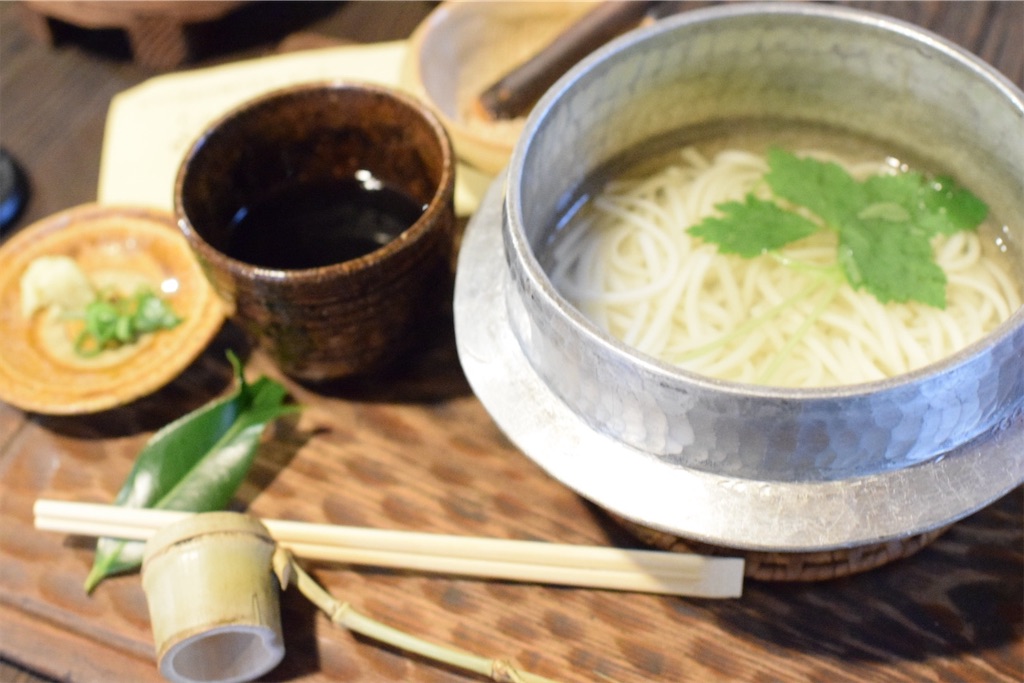 そうめん處「森正」〜時を食す庭、大神神社の参道にひそむ涼の楽園