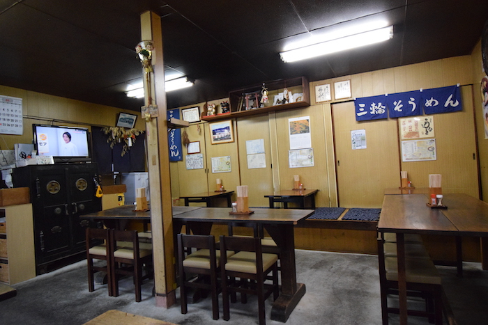 三輪・栄寿司〜大神神社の参道最古の暖簾、百年の時を握る