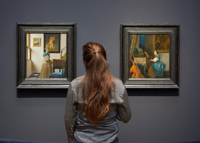 フェルメール《ヴァージナルの前に座る女》〜視線のラブソング、音が