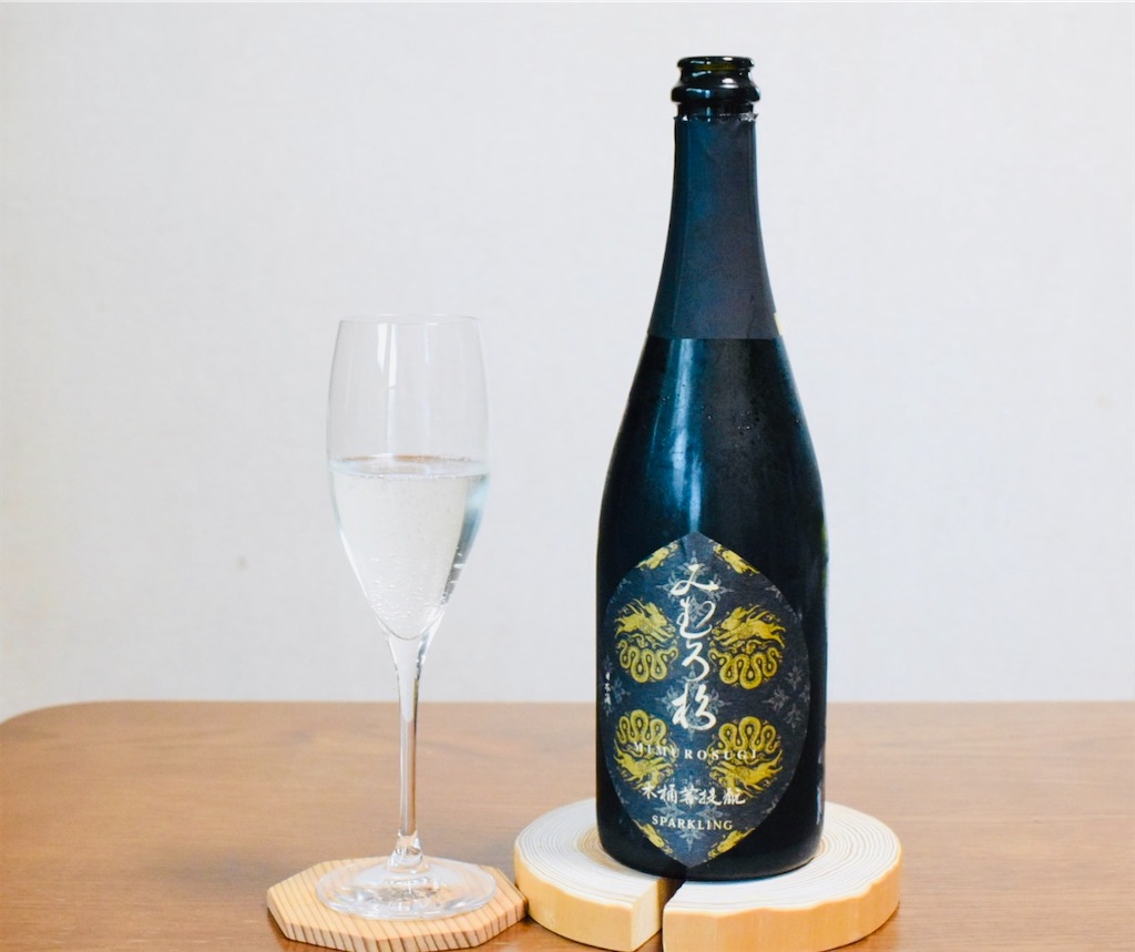 「時を重ねた、木の美しさ。」 ― 30年前のカリモクが語る、静かな上質。 WB9003BR_03.jpg