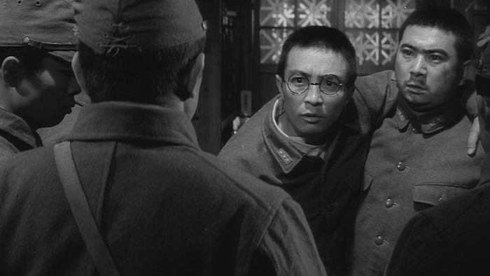 『兵隊やくざ』〜並走する不良、暴力と理屈が、同じ場所に立った