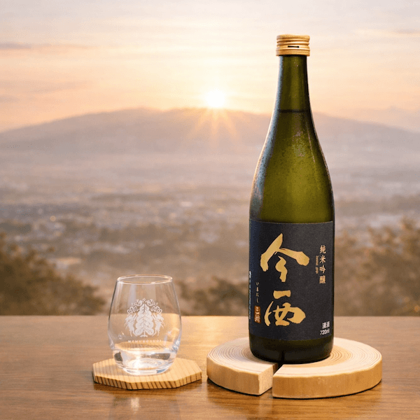 今西弘作　秋の山並み・3号 今西 純米吟醸 朝日」〜夜明けを飲む、三輪の稜線から立ち上る一献 絵画