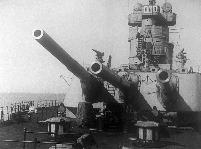 『戦艦ポチョムキン』〜視線は撃たれる、見るという行為が変わる75分