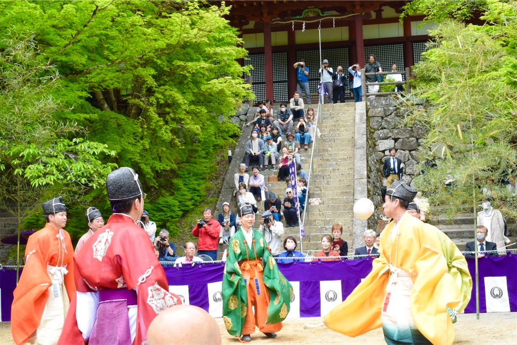 談山神社「けまり祭」〜飛鳥から続く蹴鞠が、春の空へ上がる - 大和