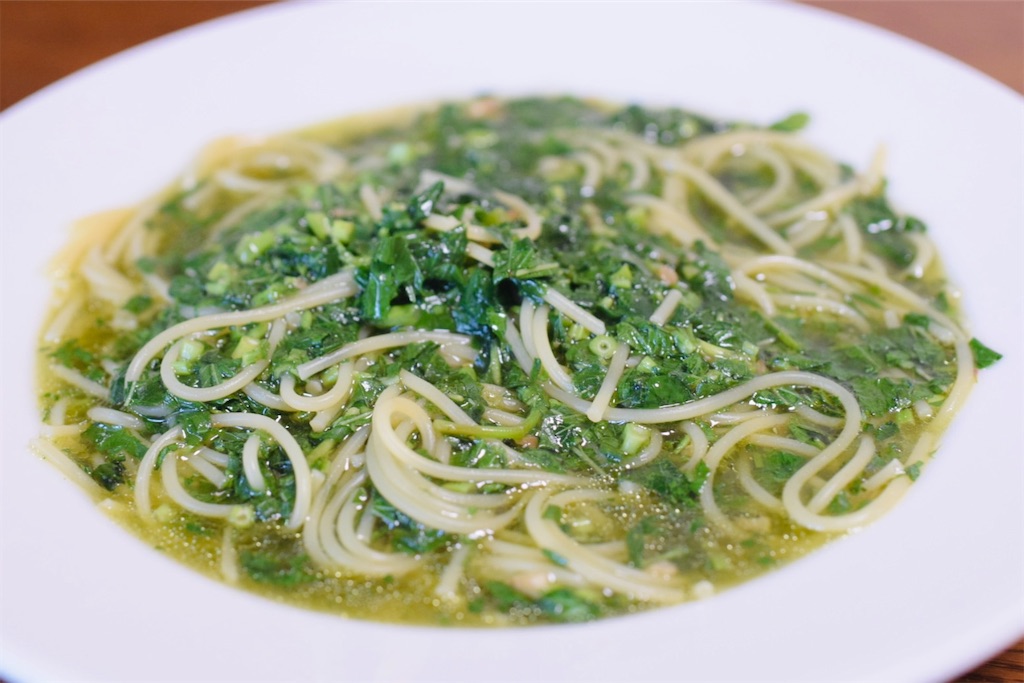 モロヘイヤのスープパスタ〜クレオパトラの宝石を溶かした、夏の王様 - パスタの聖書