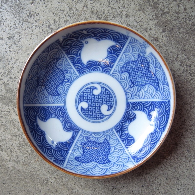 波千鳥の印判小皿 - バナナな日記