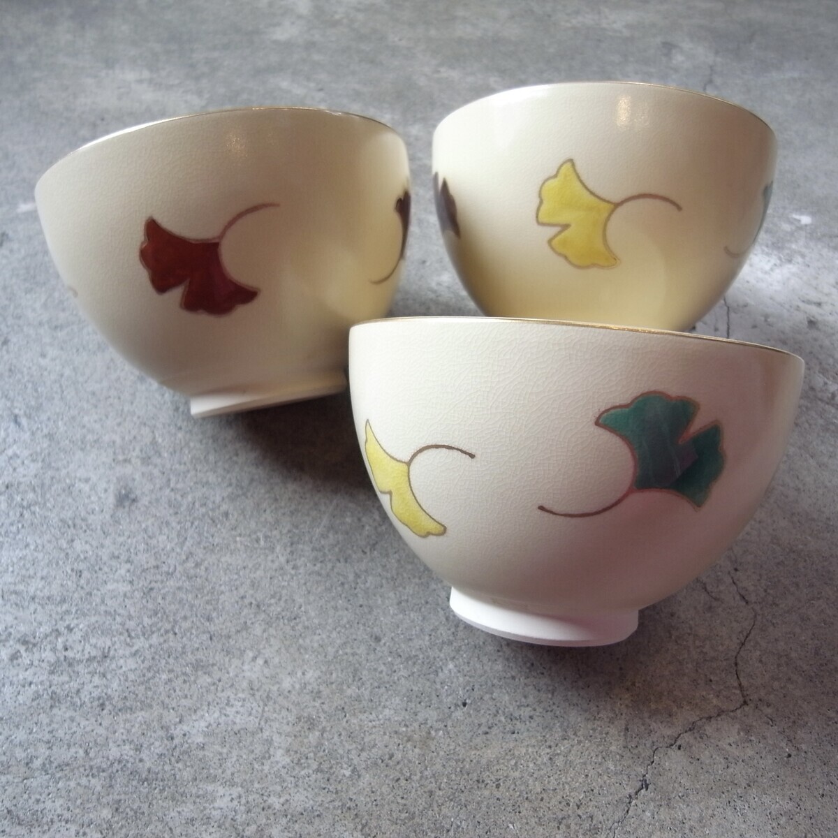遺品整理◼️蔵から出てきた謎のかなり大きな器、サイズ的に抹茶茶碗では無さそうです。 遺品整理◼️蔵から出てきた謎のかなり大きな器、サイズ的に