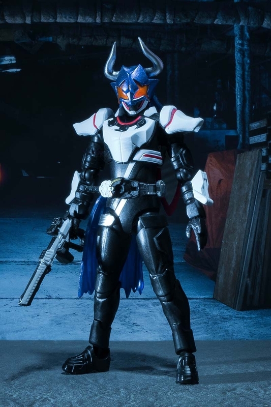 プレミアムバンダイ限定 掌動EXCEED 仮面ライダークウガ マイティ