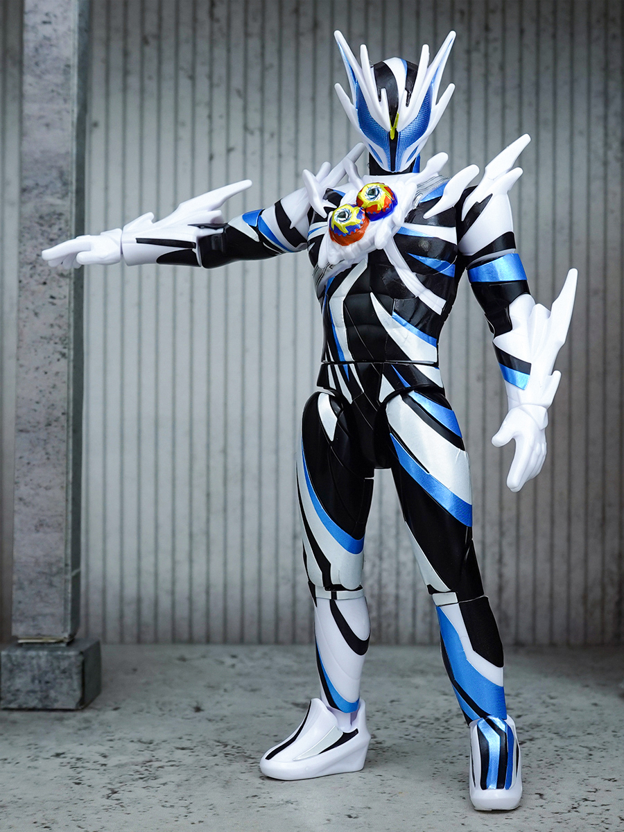 本日発売！！】装動 仮面ライダーゼッツ AGT5 Feat.装動 仮面ライダー