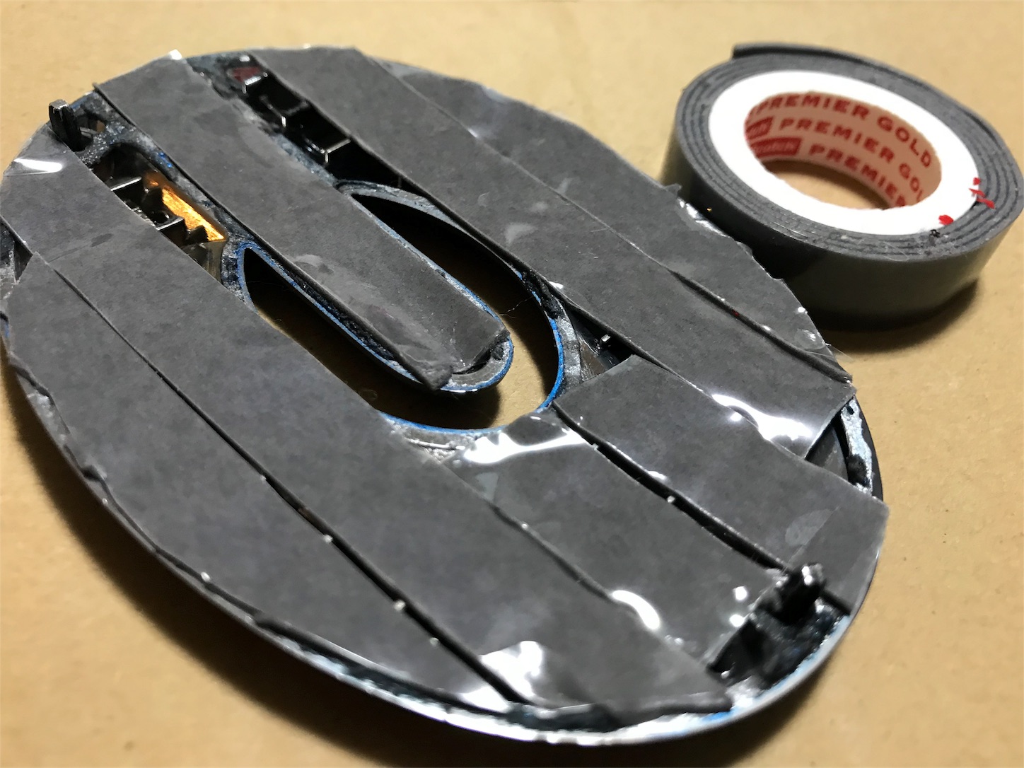 コペンのエンブレムを塗装 コペンとトラックのドライバー