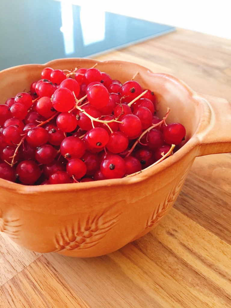 食後のデザートはレッドカラント 斜め上の喫茶店