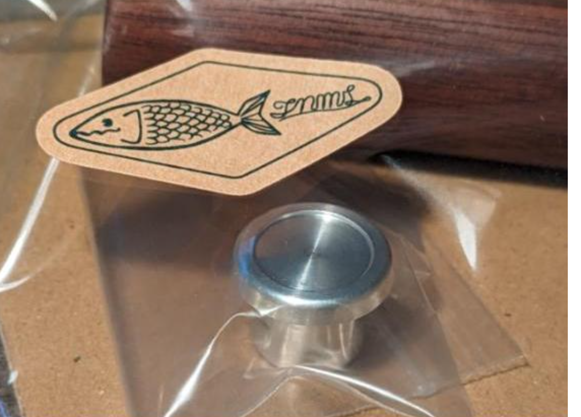 津波ルアーズ】TNML Fishの焼印入り「レクタロッドハンドル
