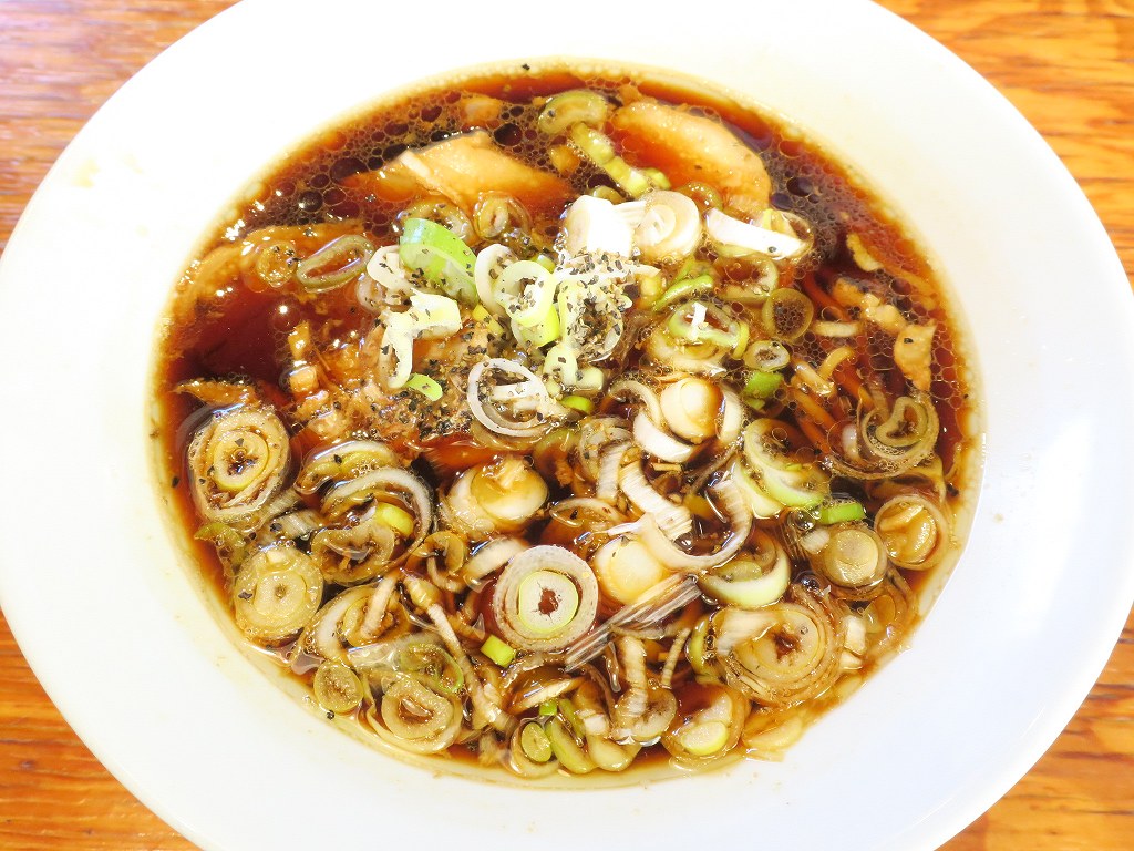 通常の3倍の濃さ 醤油がガッツリと効いた 中田製作所 のブラックラーメン 新潟 メシ通 ホットペッパーグルメ