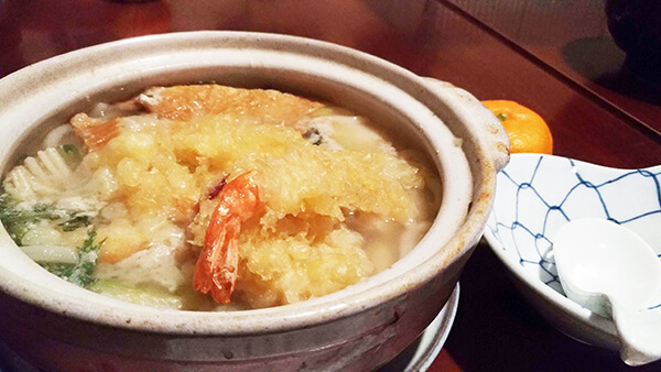 黒井屋さんの鍋焼きうどん