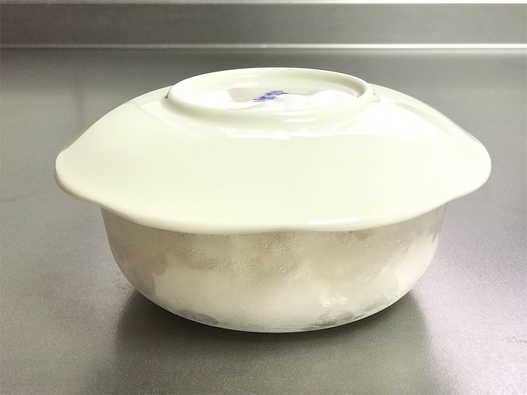 冷凍ごはん ラップもプラ容器もやめて耐熱ガラスの保存容器に Iwakiパックぼうるが便利です すきなものだけの簡素な暮らし