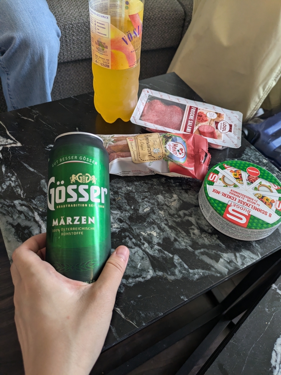 右端に写っているチーズは、単体でカルボナーラのような味がしました笑