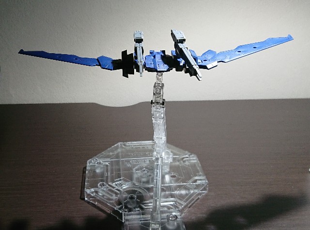 ロングライフルをフライトユニットに接続した状態